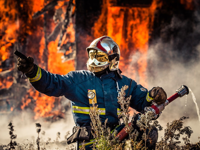 В России увеличены штрафы за нарушения требований пожарной безопасности.